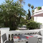 L'orient Palace مينتون