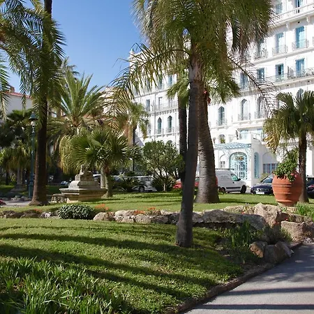 Апартаменты L'orient Palace