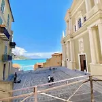 L'orient Palace *