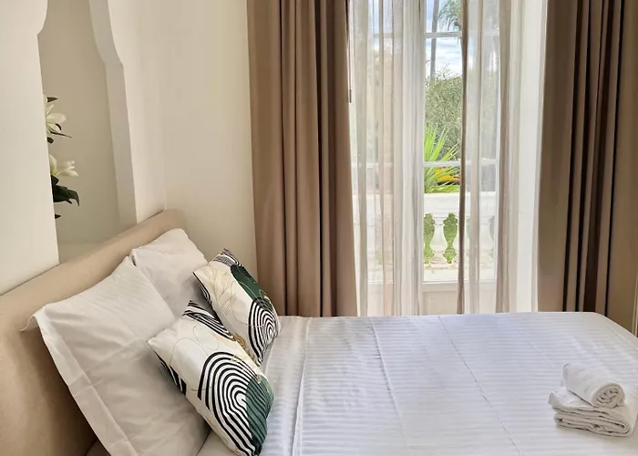 L'orient Palace 아파트